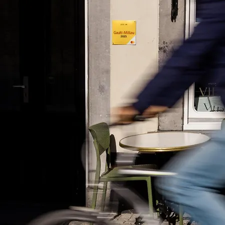 Le Virage Bistro En מלון